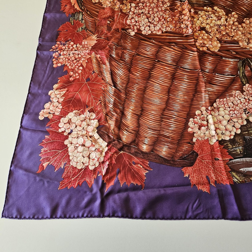 Hermès "Vendanges" by Valerie Dawlat-Dumoulin Vintage Silk Scarf 2001 - Picture 4 of 10